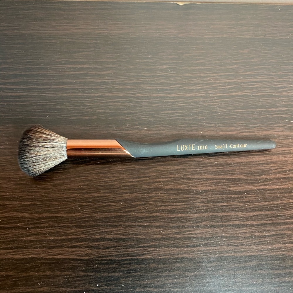 🍎🍎Luxie 1010 Brush